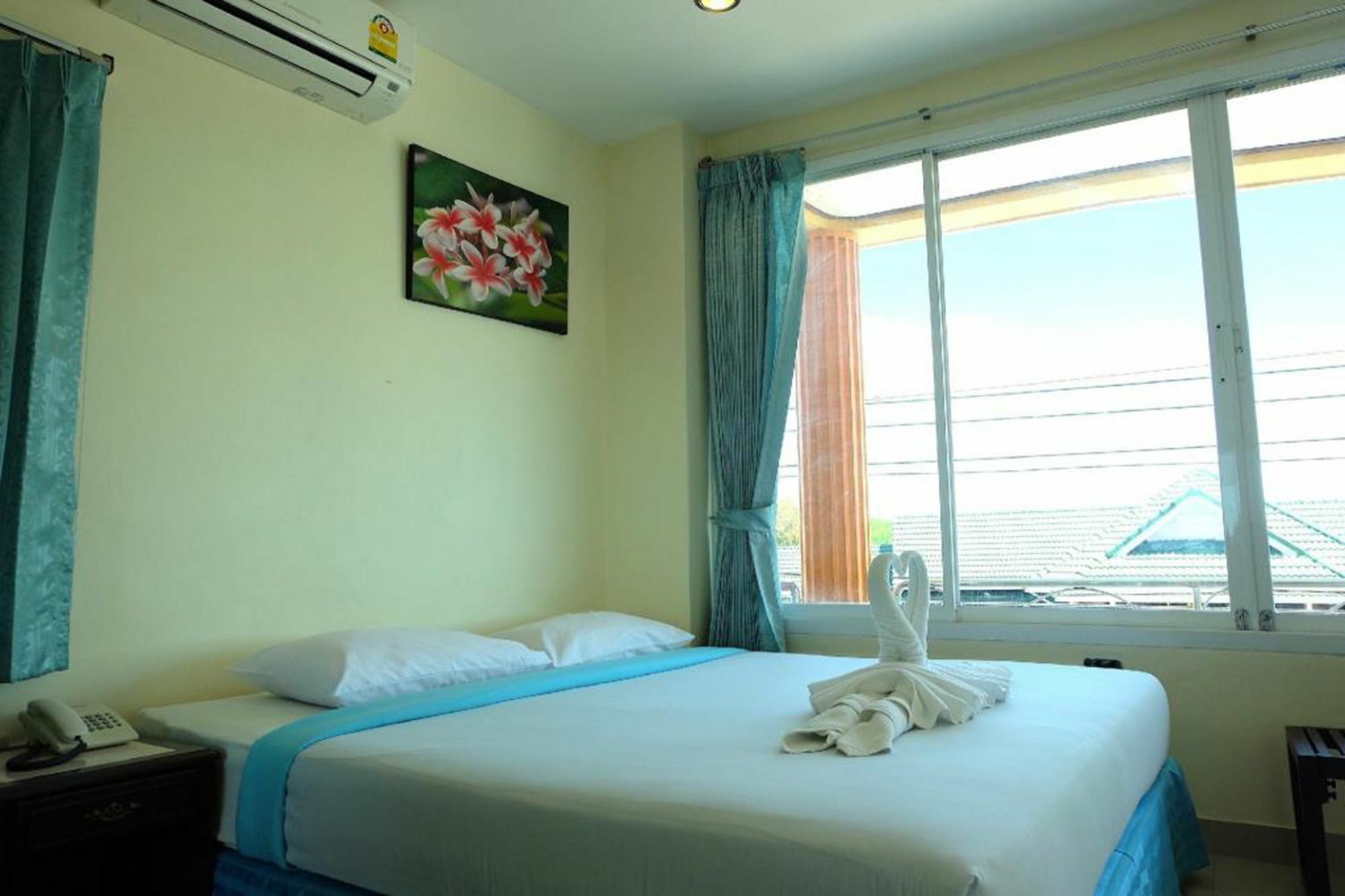 Krabi Marina Seaview Hotel Exterior photo
