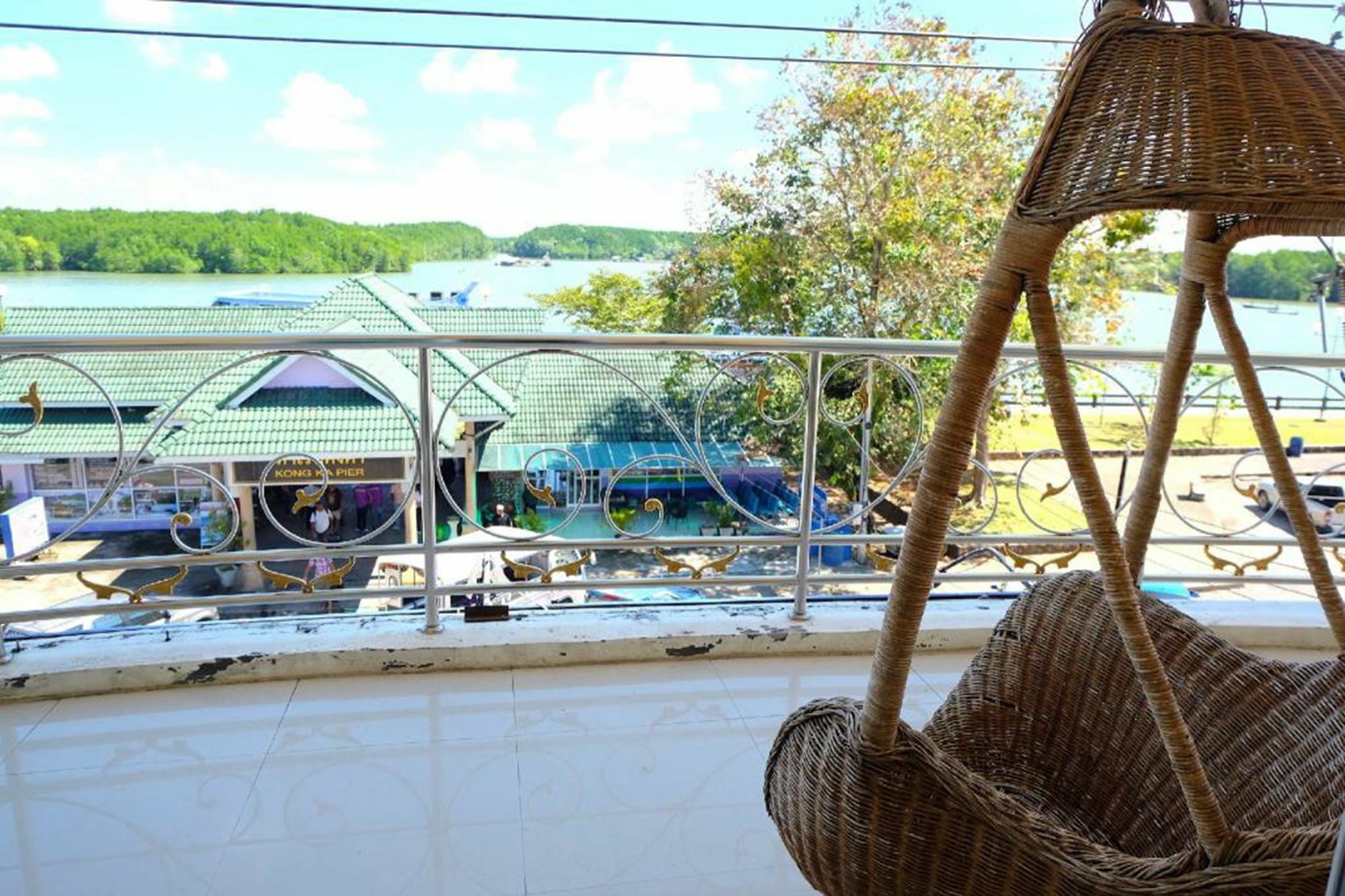Krabi Marina Seaview Hotel Exterior photo